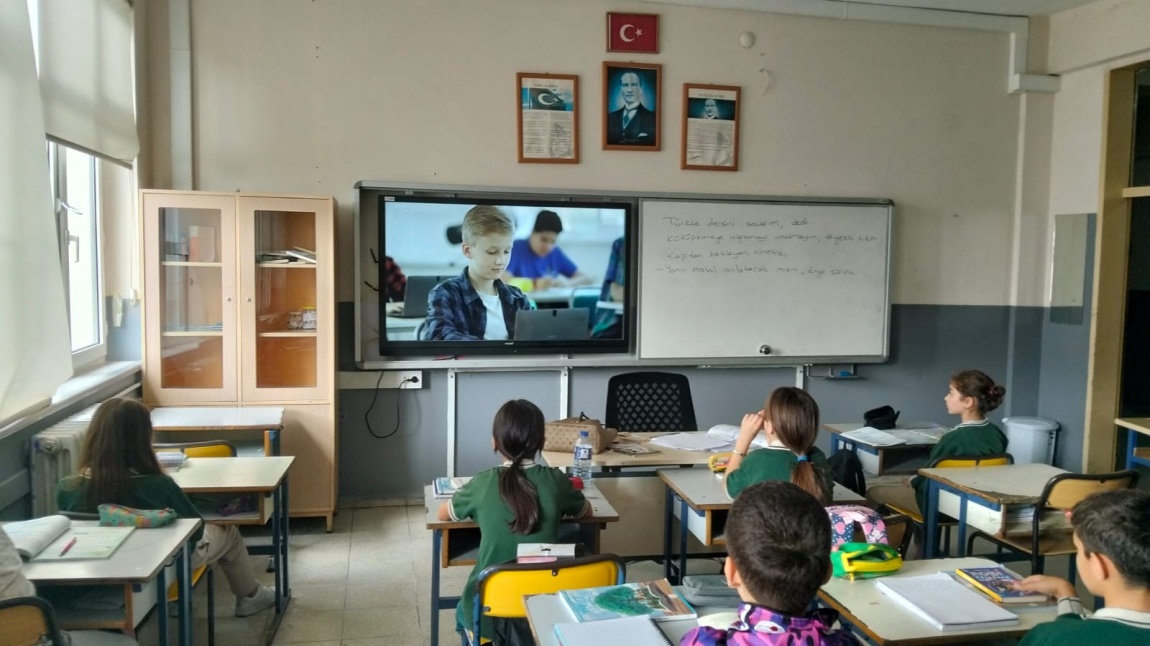 OKULUMUZDA 5,6 VE 8. SINIFLARA MEBİ TANITIMI YAPILDI